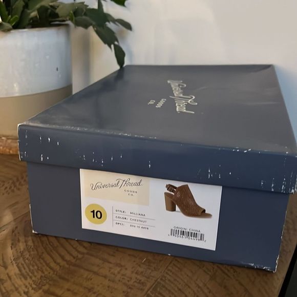 New in box Heeled Sling Back Cut Out Boots - Picture 7 of 7